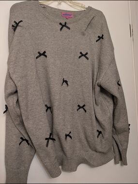 Edikted Gray Crewneck Sweater with Black Bow Accents